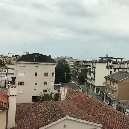 Patwary Πανσιόν Μέστρε